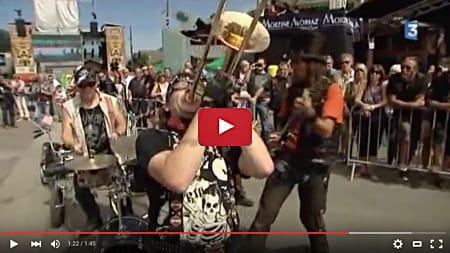 spectacle de rue Les Bikers : vidéo France 3 Morzine