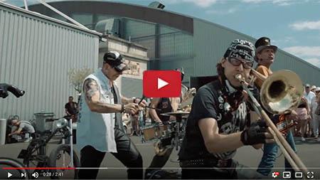 spectacle de rue Les Bikers :  American Tours Festival